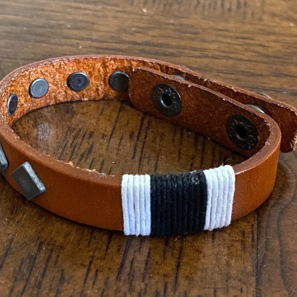 Trendy Leather Men's Bracelet - Picture 1 of 9